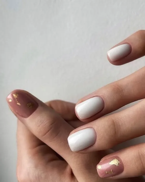 Witte en nude nagels